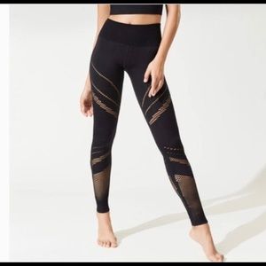 Alo Yoga high-waist seamless legging with cut out pattern.